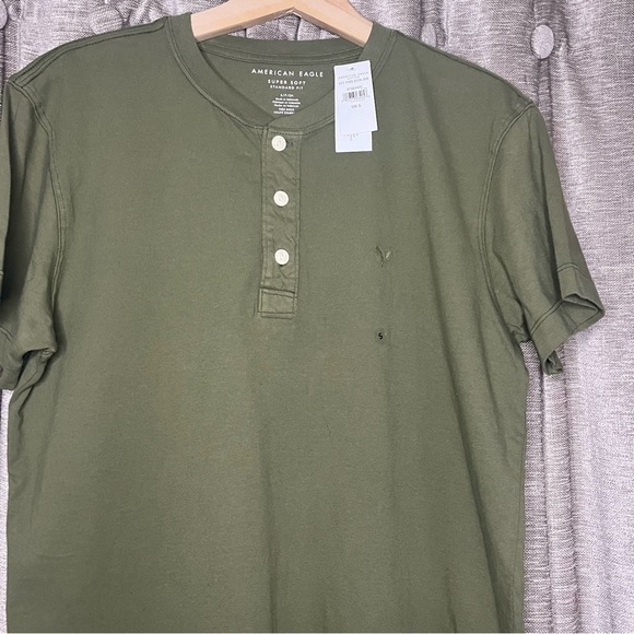 NWT American Eagle Olive Green Short Sleeve Henley T Shirt Size Small - Picture 6 of 11